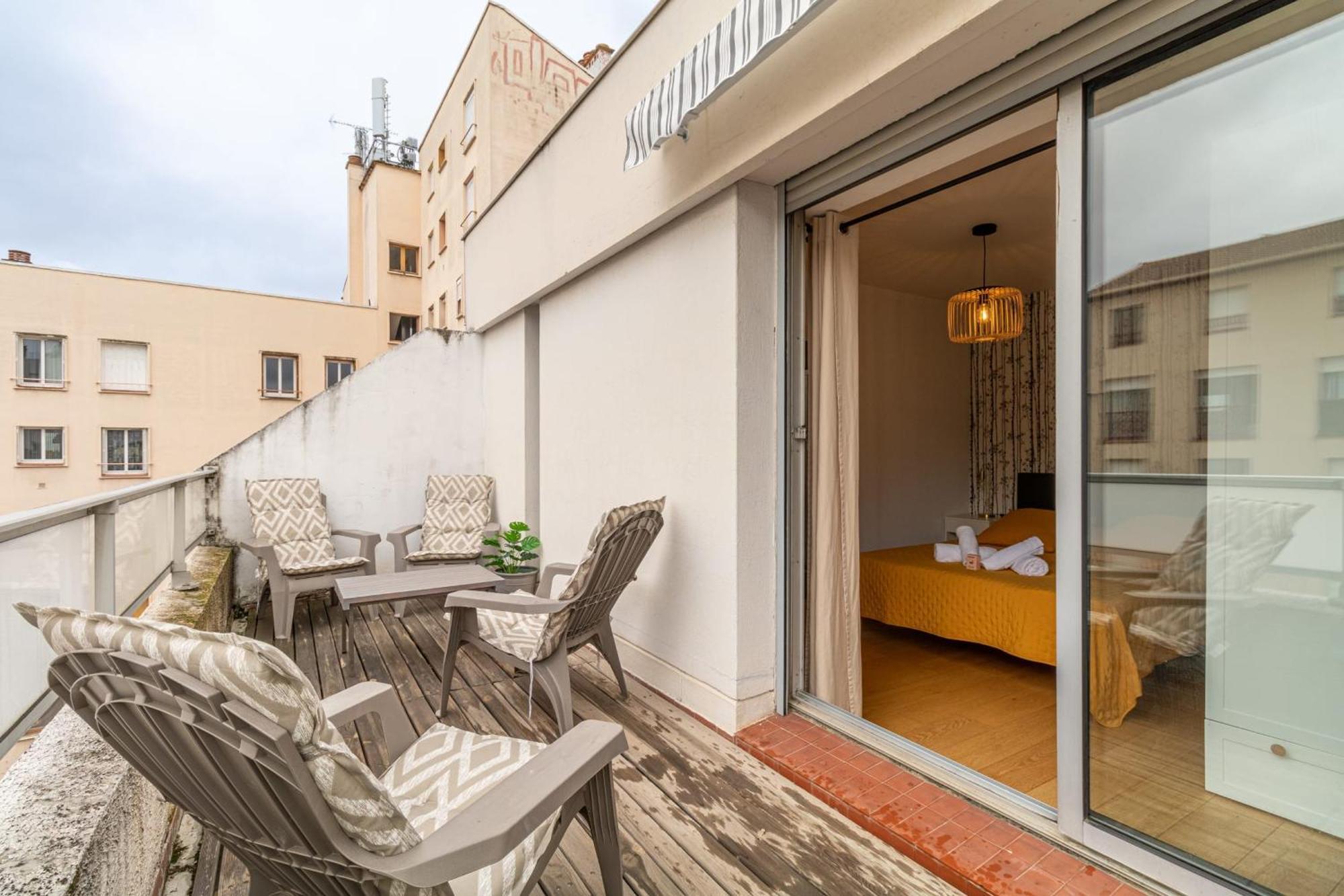 Apartment Bright Flat With Terrace - Near Train Station *